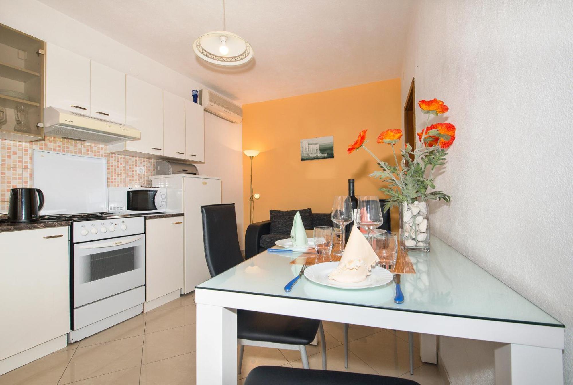 Apartments Marieta Makarska Room photo