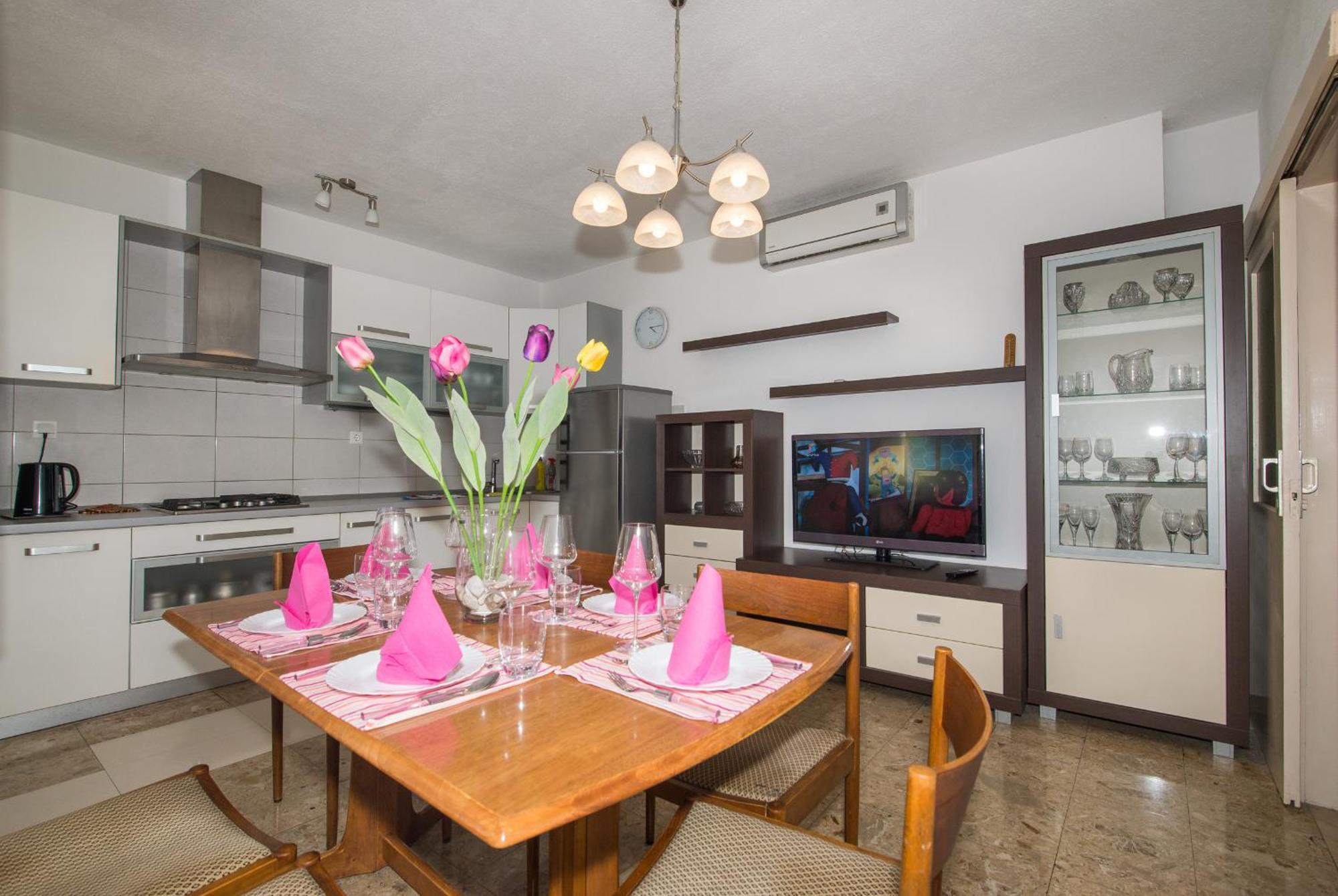 Apartments Marieta Makarska Room photo