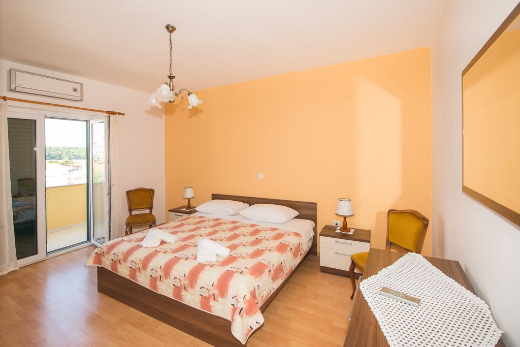 Apartments Marieta Makarska Exterior photo